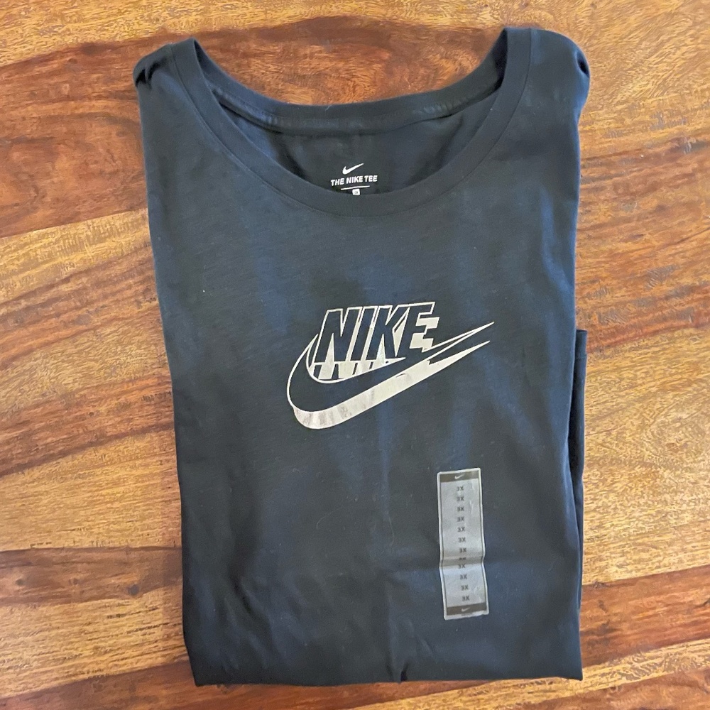Nike Short Sleeve Metallic Logo T-shirt